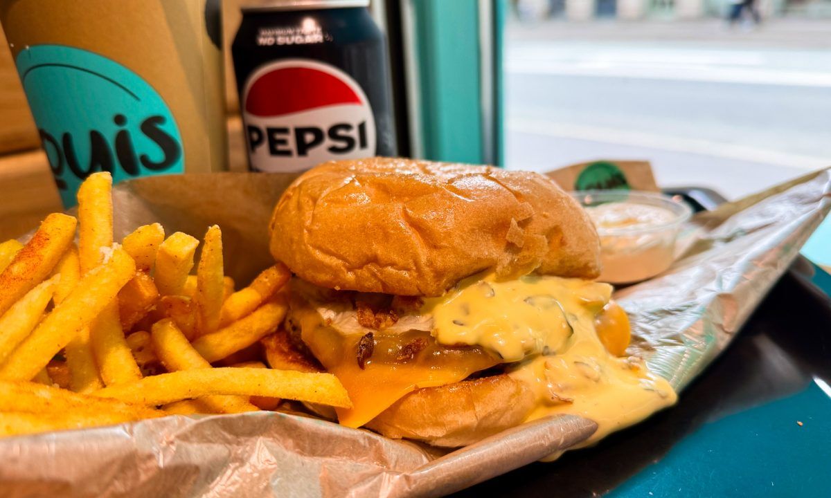 Louis Burger Bearnaise.jpg